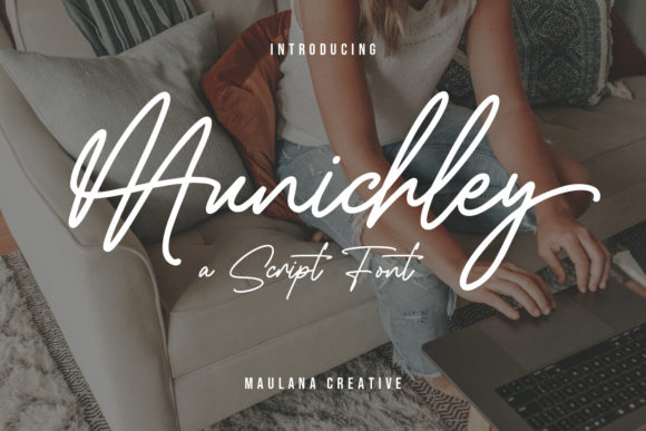 Munichly Script: A Stylish Display Font
